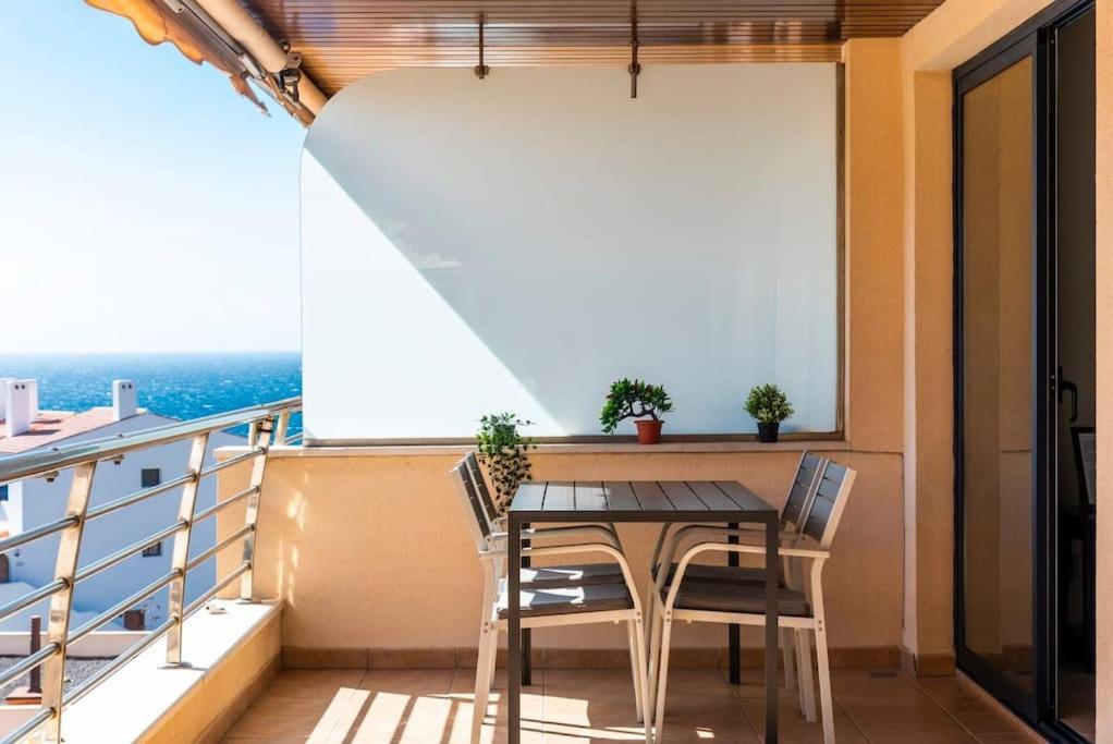 Bright And Welcoming Holiday Home Puerto de Santiago  Kültér fotó